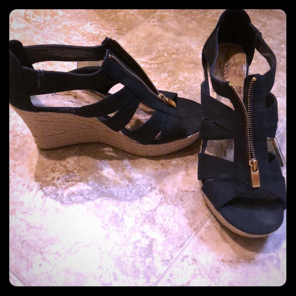 Merona wedge pumps